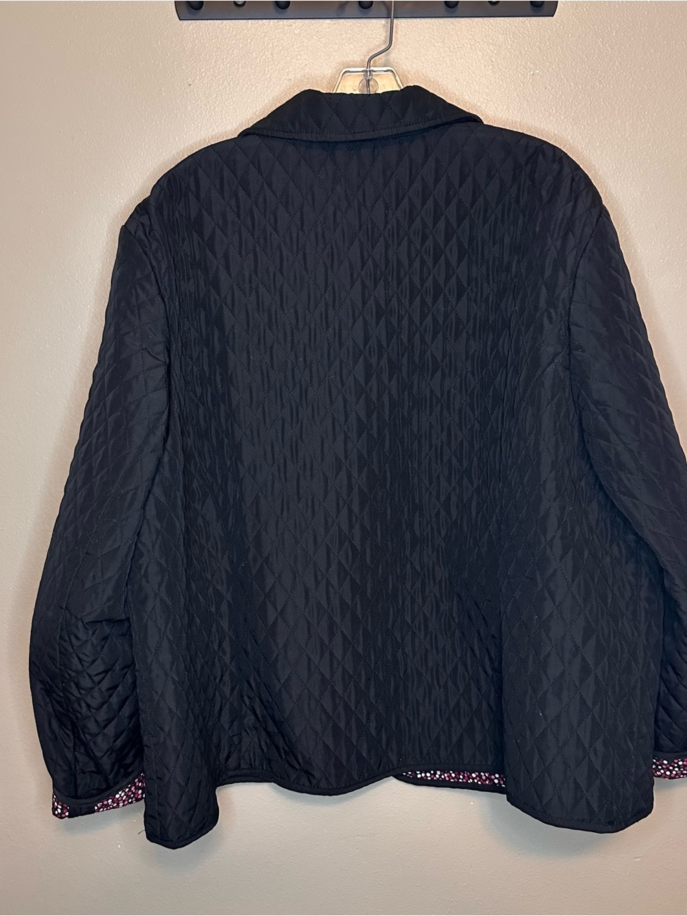Briggs New York Black Quilted Jacket with Pink and White Dot Lining - Picture 5 of 5